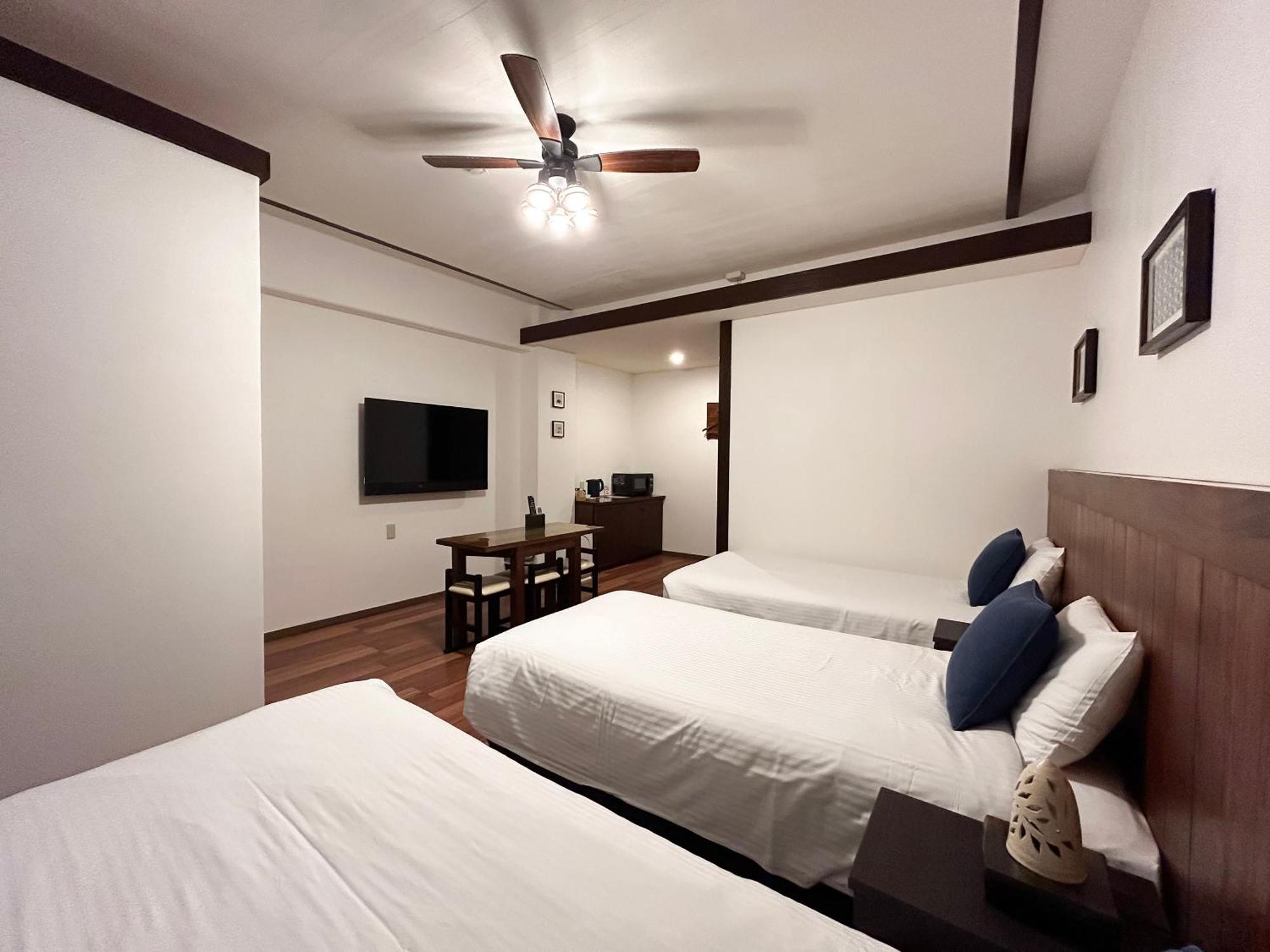 Pension Sunset Beach Накидзин Экстерьер фото